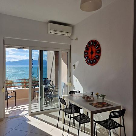 Orange Corner Apartment Sarandë Esterno foto
