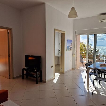 Orange Corner Apartment Sarandë Esterno foto