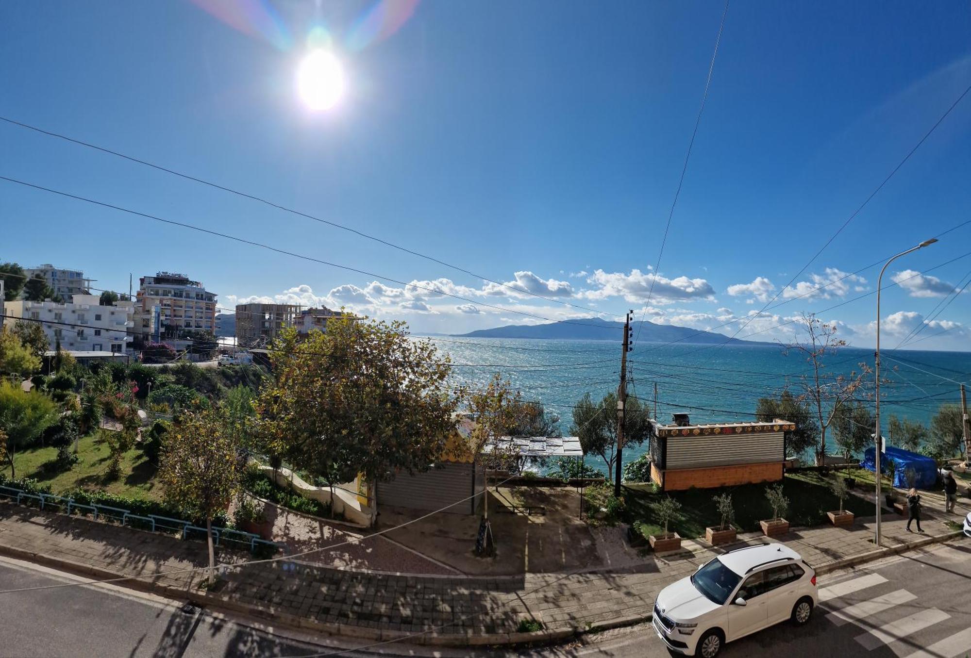 Orange Corner Apartment Sarandë Esterno foto