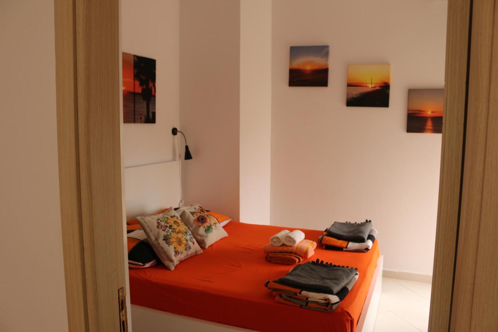 Orange Corner Apartment Sarandë Esterno foto